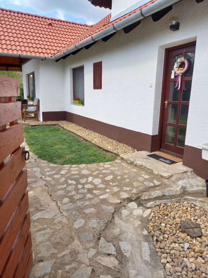 Idill Ueduelohaz Villa Tiszafüred Exteriör bild