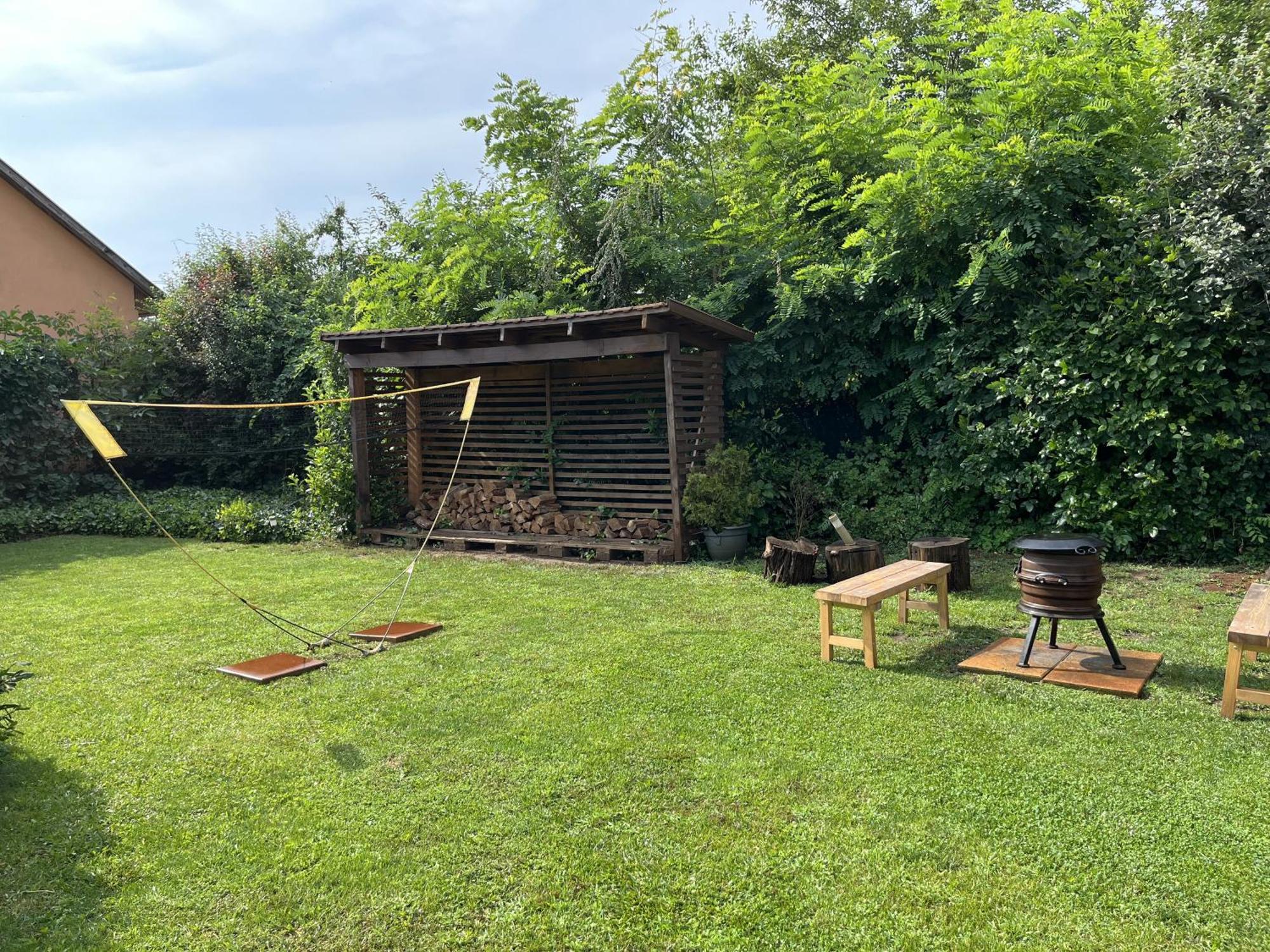Idill Ueduelohaz Villa Tiszafüred Exteriör bild