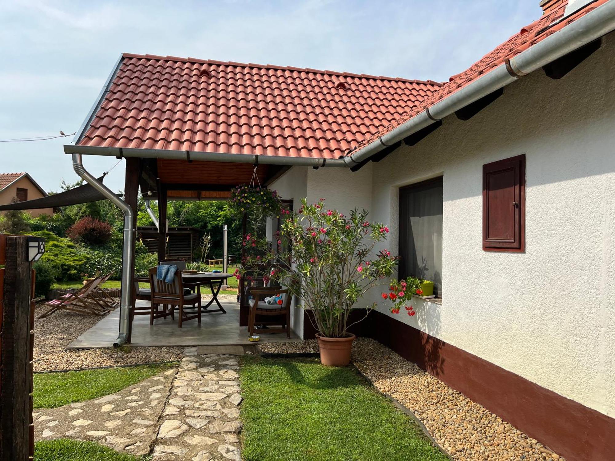 Idill Ueduelohaz Villa Tiszafüred Exteriör bild